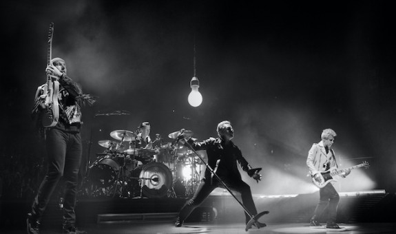 Gli U2 tornano con una raccolta di 40 canzoni storiche ma rivisitate.