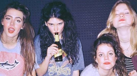 Ascolta San Diego, nuovo estratto dal disco d’esordio delle Hinds. A Gennaio il tour italiano.