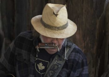 Con “Second Song”, Neil Young restituisce un altro disco tanto “onesto”  quanto “sincero”  