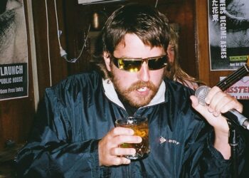 Questo esordio dei Public House porta con se tutto lo scibile non solo del glorioso passato dell’Aussie Rock