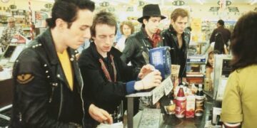 I Clash pubblicano “The World According to The Clash”: la compilation radiofonica del 1982 arriva per la prima volta sul mercato