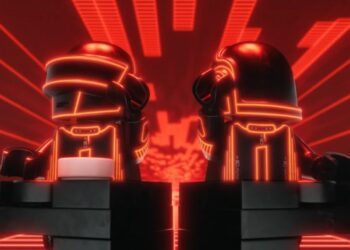 Daft Punk, la piramide di “Alive 2007” diventa un set LEGO: i robot entrano nell’universo dei mattoncini